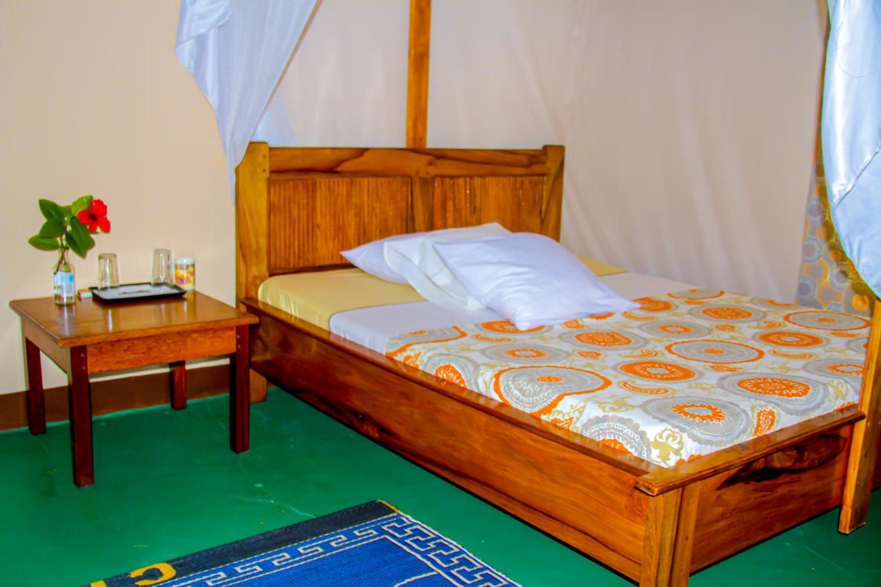 Mikoko Beach & Cottages บากาโมโย ภายนอก รูปภาพ