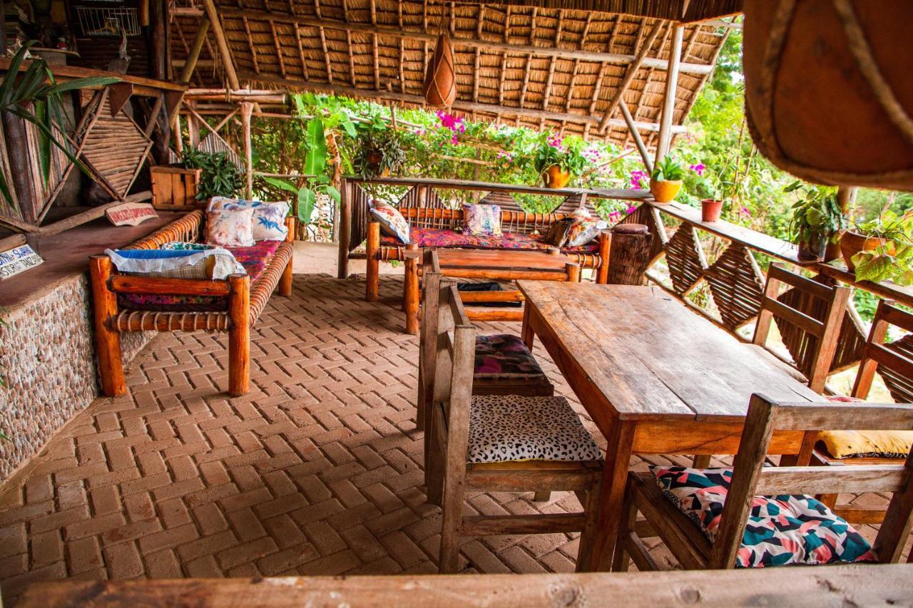 Mikoko Beach & Cottages บากาโมโย ภายนอก รูปภาพ